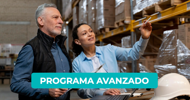 Trabajadores en una nave logística